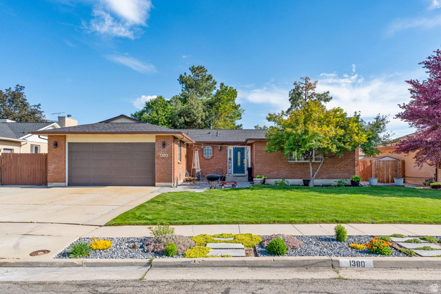 1380  Eastpoint Dr
                     MLS #2165674