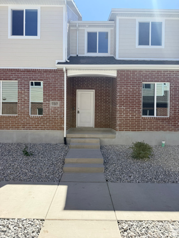 773 N Pheasantbrook Dr #3b
                     MLS #2165765
