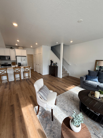757 N Pheasantbrook Dr #3c
                     MLS #2165766