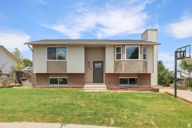5906 W Plumbago Ave
                     MLS #2165907