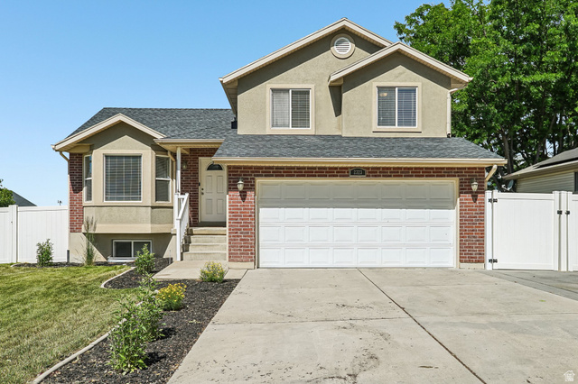 2323 N 10 W
                     MLS #2165996