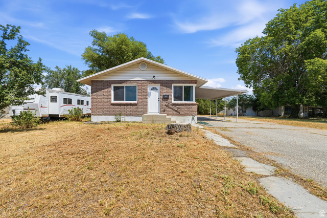 397 S Tremont St, Tremonton, UT 84337 — photo 2
