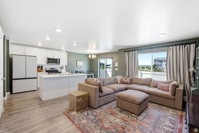 1084 E Pilot St
                     MLS #2166104