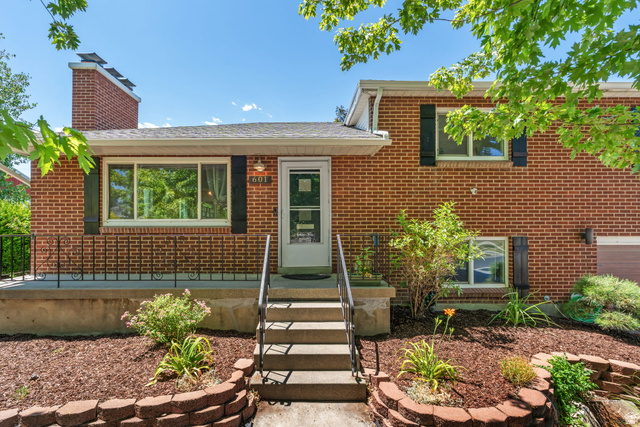 601 W La Salle Dr
                     MLS #2166107