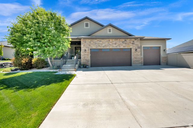 636 S Summit Trl
                     MLS #2166211