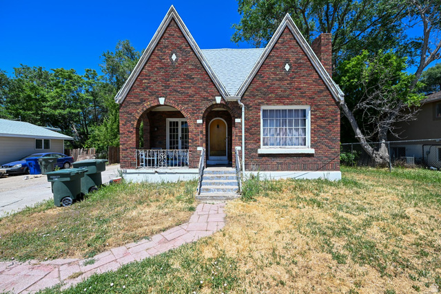 1436  Swan St
                     MLS #2166248