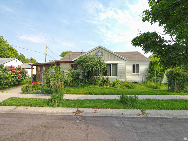 493 E Truman Ave
                     MLS #2166277