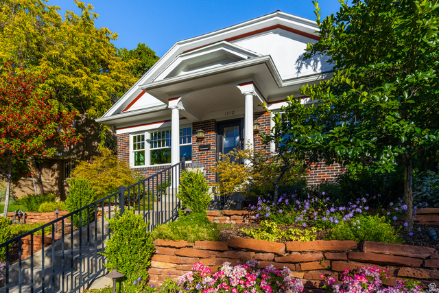 1372 E Perry Ave
                     MLS #2166296