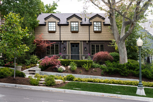1400  Perry Ave
                     MLS #2166341