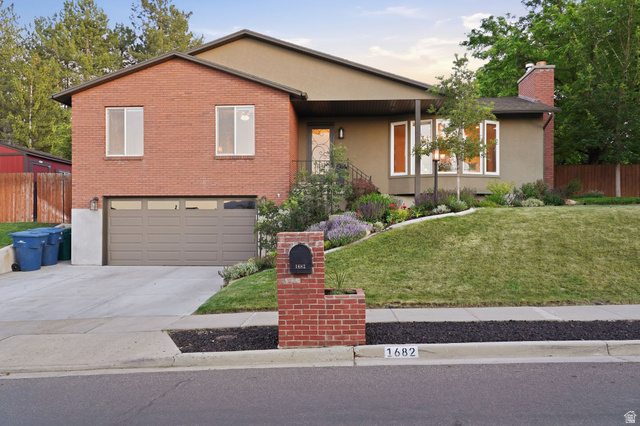 1682 E Julho St
                     MLS #2166350