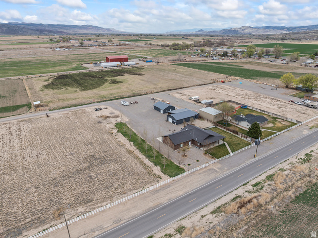 1165 E Austin Dr
                     MLS #2166405