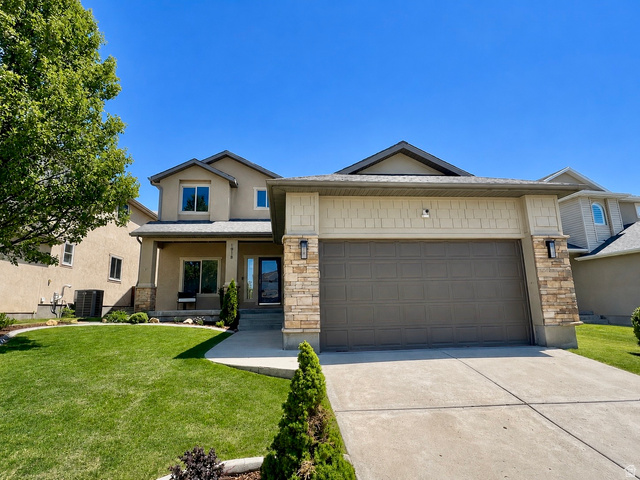 1918 W Woodview Dr
                     MLS #2166506