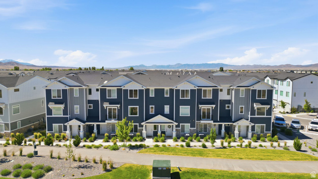 1727 E Wolverine Way
                     MLS #2166762
