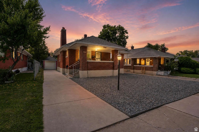 2843  Fowler Ave
                     MLS #2166978
