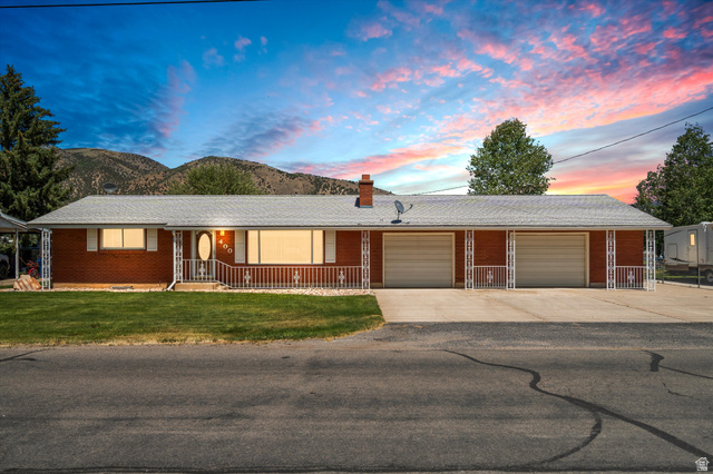 400 N 300 W
                     MLS #2167002