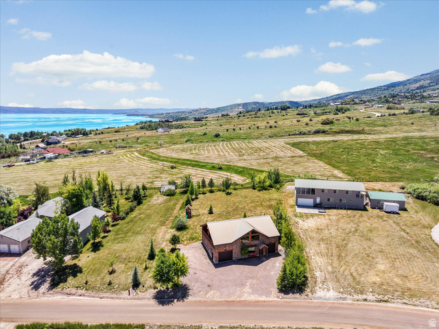 187 Lakeside Dr