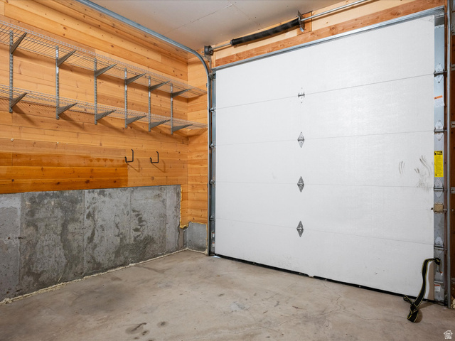 187 Lakeside Dr