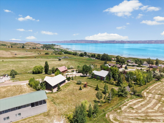 187 Lakeside Dr