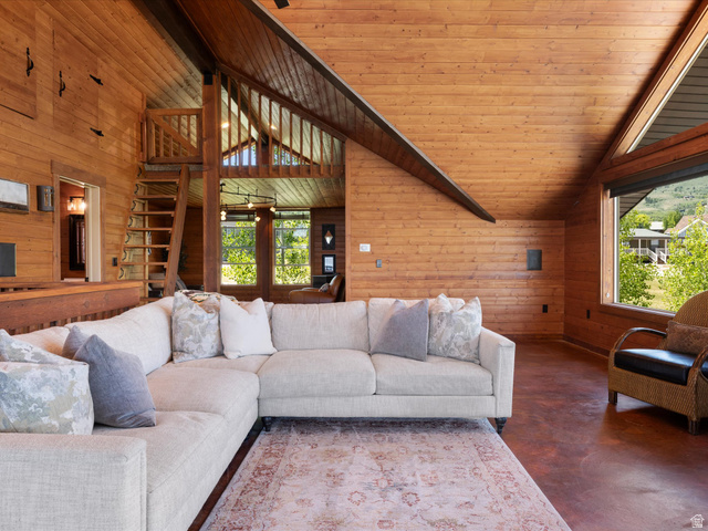 187 Lakeside Dr