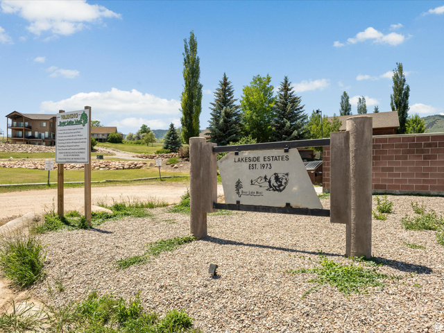 187 Lakeside Dr
