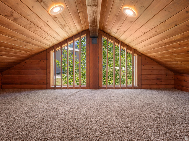 187 Lakeside Dr