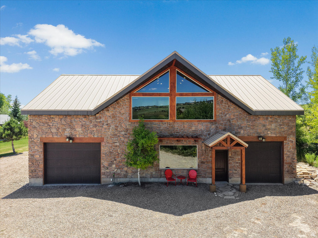 187 Lakeside Dr