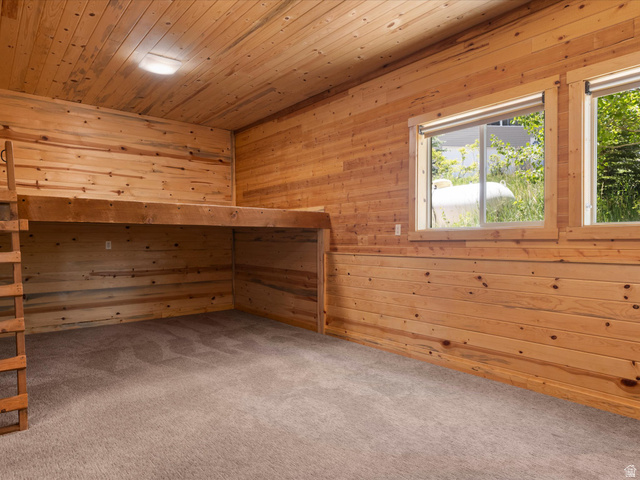 187 Lakeside Dr
