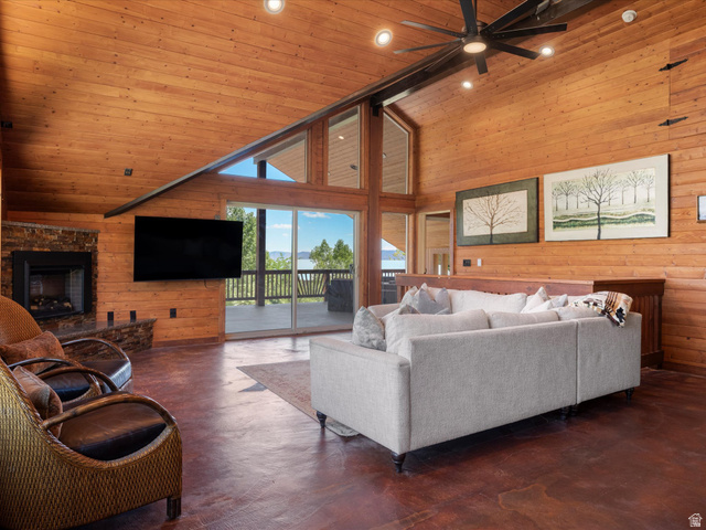 187 Lakeside Dr