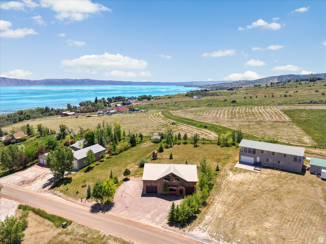 187 Lakeside Dr