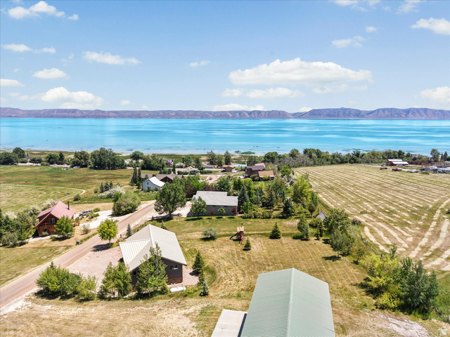 187 Lakeside Dr