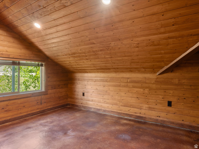 187 Lakeside Dr