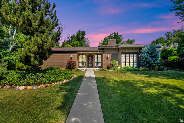 2801  Valley View Ave
                     MLS #2167598