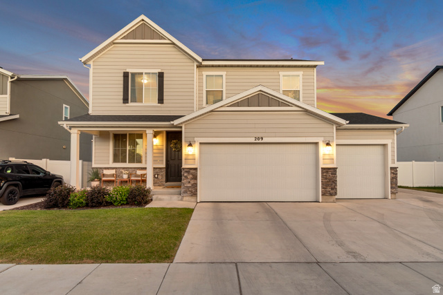 209 W Willet Dr
                     MLS #2167734