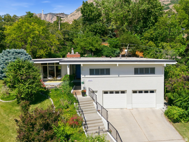 3520  Kingston Cir
                     MLS #2167793