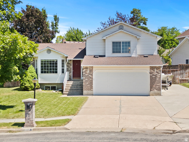 1294  Eastridge Cir
                     MLS #2167804