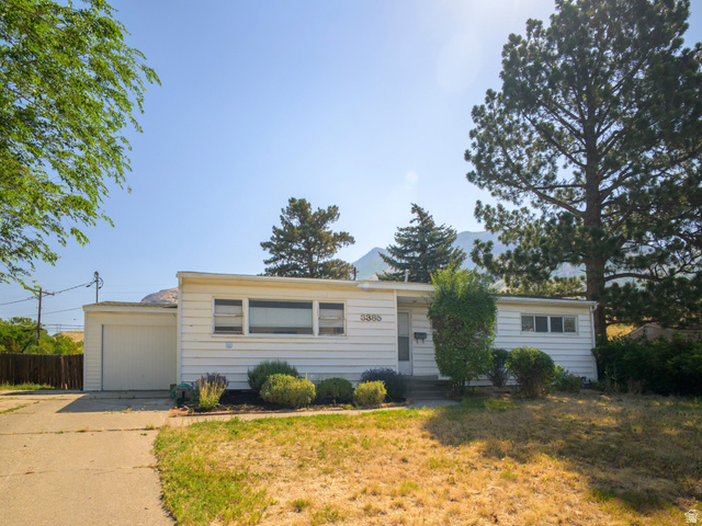 3385 E Gregson Ave
                     MLS #2167900