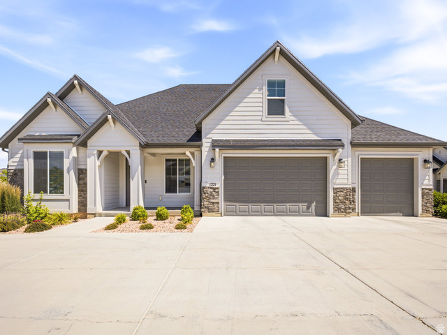 1221 S Annies Ln #18
                     MLS #2167901