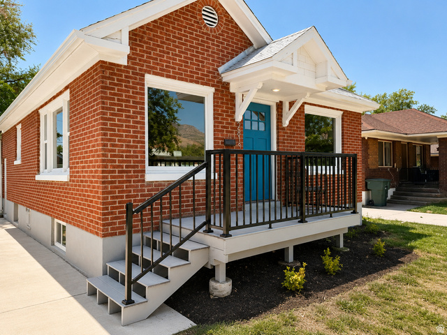 2813  Fowler Ave
                     MLS #2168036