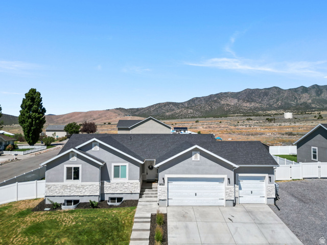 3733 N Eisenhower St
                     MLS #2168134