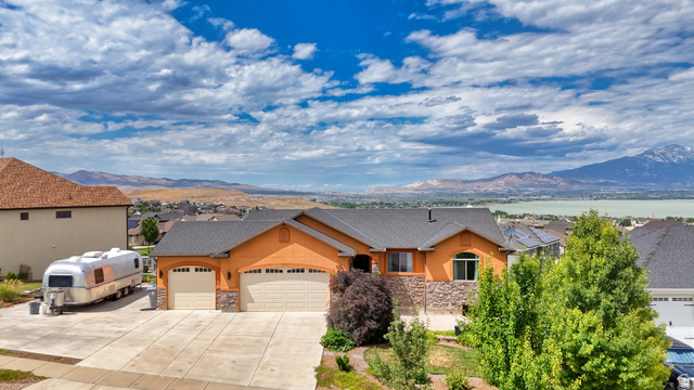 438 W Cimarron Ave
                     MLS #2168162