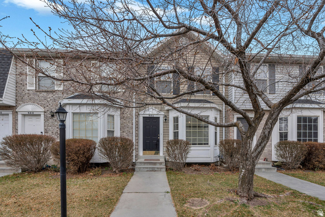 986 N Independence Ave
                     MLS #2168256