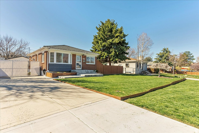 1532 E Lanebrook Ln
                     MLS #2168258