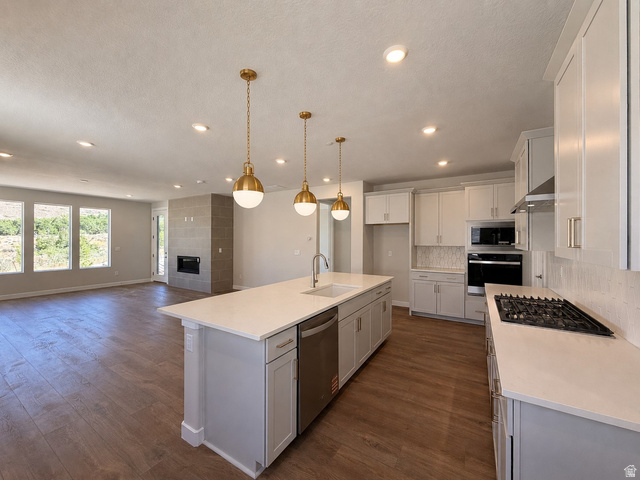 539 E Rimrock Ln
                     MLS #2168277
