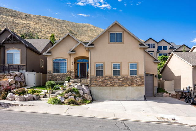 258 E Red Leaf Dr
                     MLS #2168296