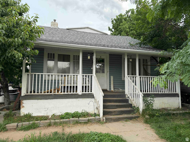 1225 S Main St
                     MLS #2168369