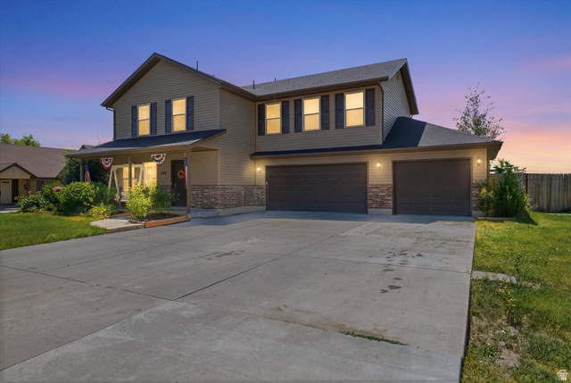 Main photo for 542 S Lakeside Dr