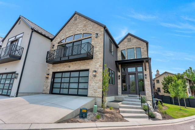 250 S MAIN ST #10