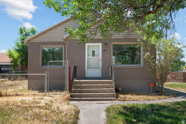 895 W 400 N
                     MLS #2168783