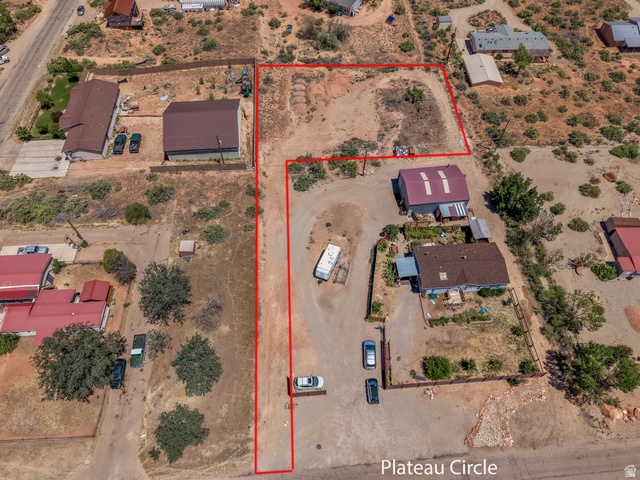 1881  PLATEAU CIR