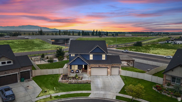 2352 W Island Dr
                     MLS #2168905